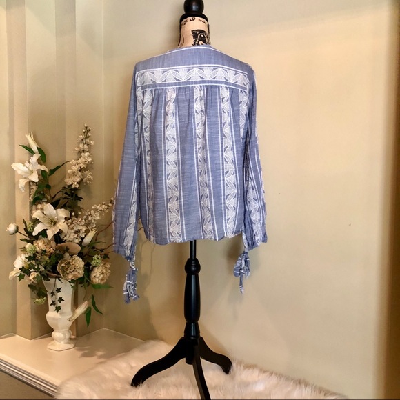 ~Vintage Havana~ lace-up printed tie cuff blouse. - Picture 6 of 6